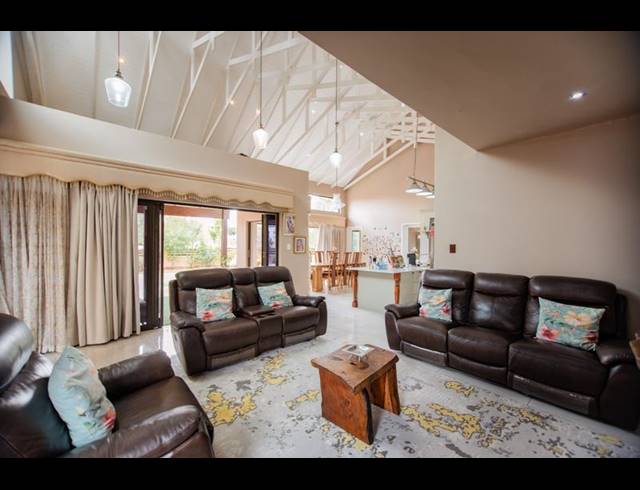 3 BEDROOM HOUSE FOR SALE IN COPPERLEAF ESTATE